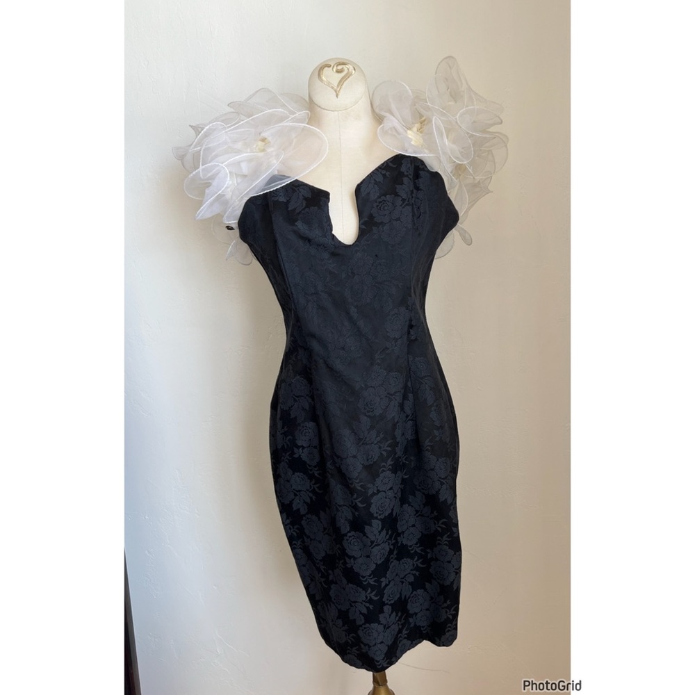 VTG Vintage Dave & Johnny Black Floral Brocade Dress  White Organza Shoulders
